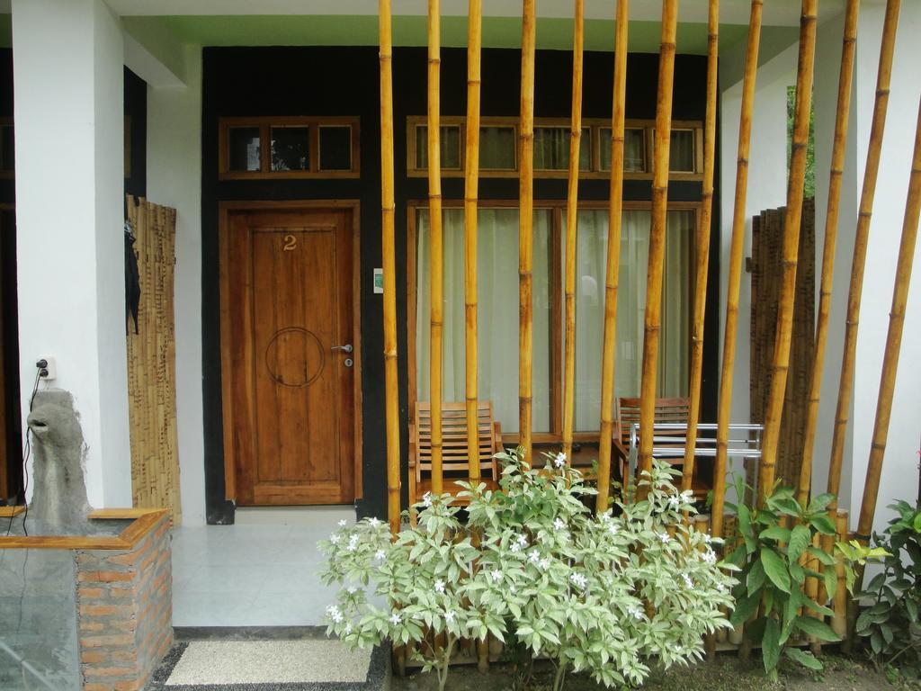 Lara Homestay Kuta  Exterior photo